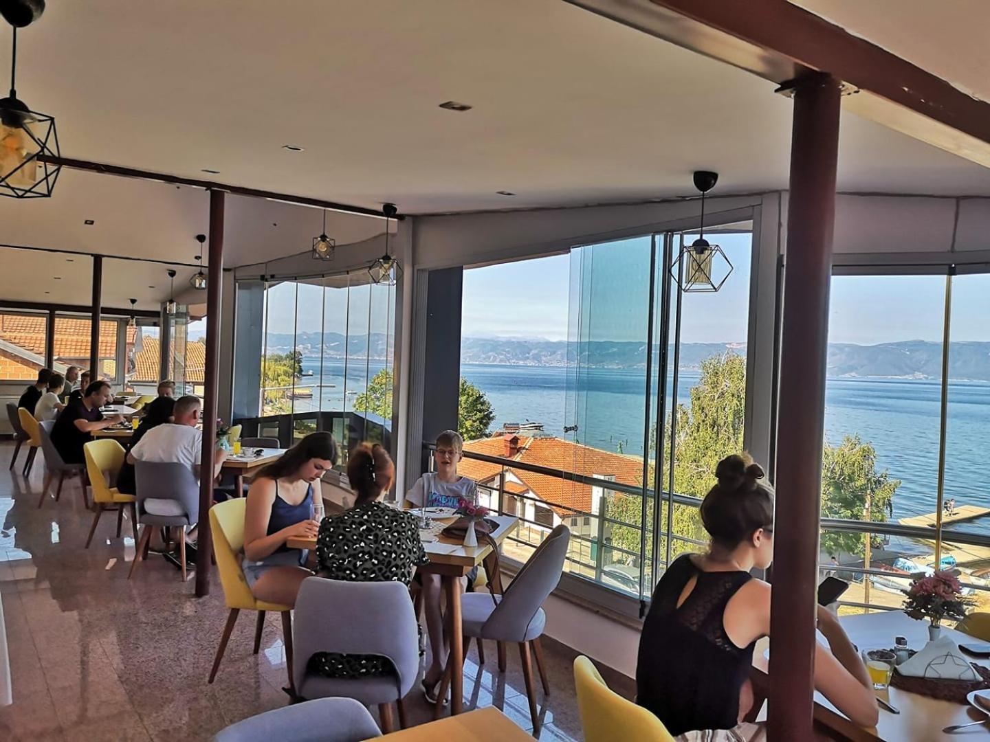 Villa Nika Pestani Luaran gambar