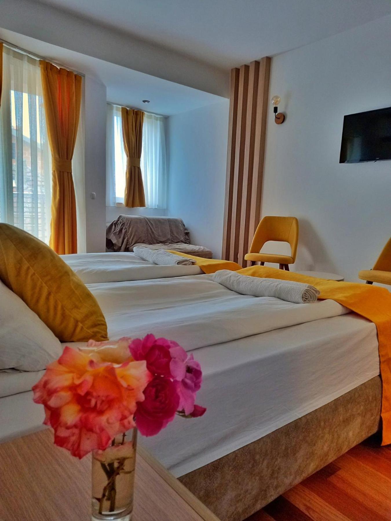 Villa Nika Pestani Luaran gambar